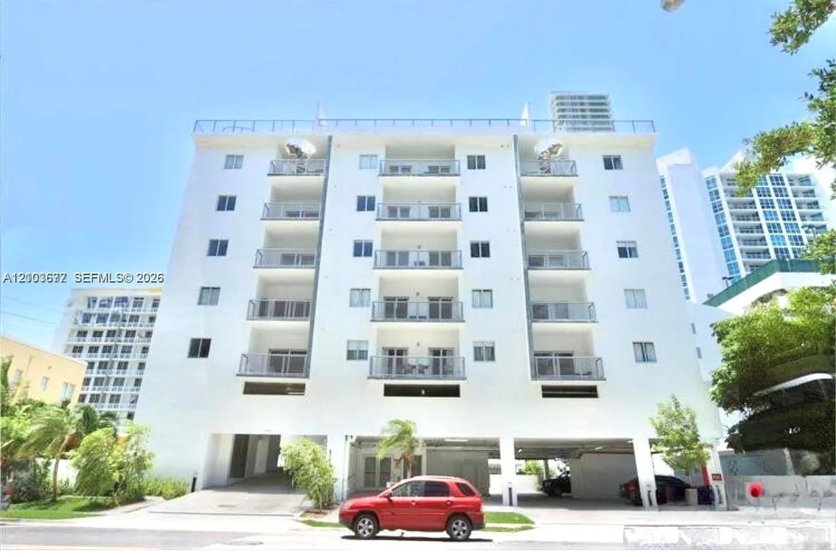 481 NE 29th St #502, Miami: photo 1 of 19