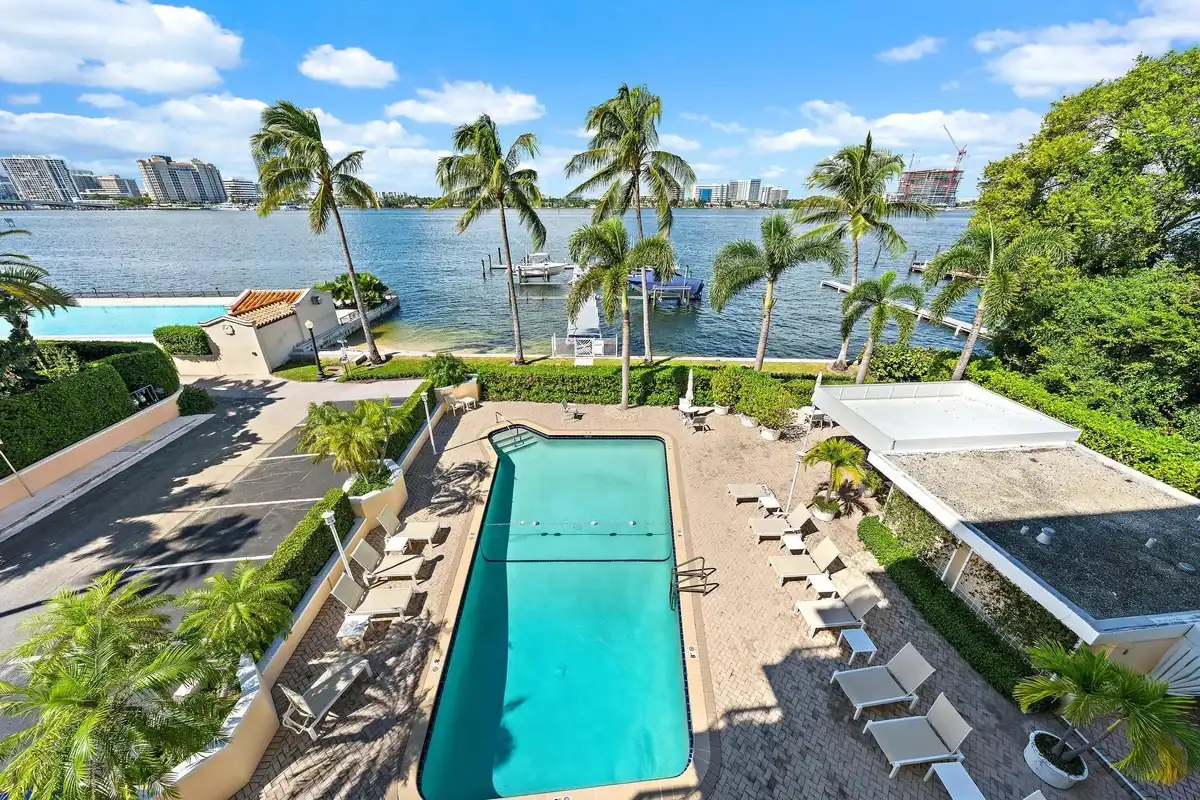 250 Bradley Pl #408, Palm Beach: photo 1 of 31