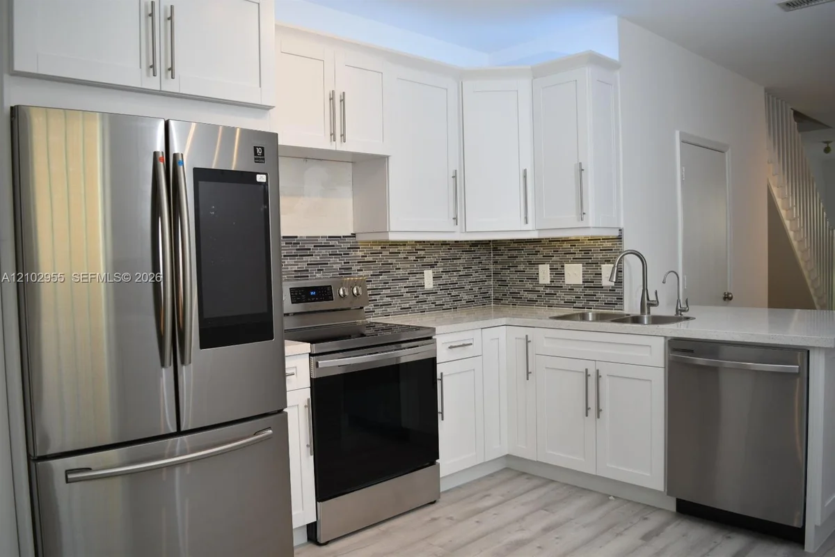 3641 NW San Simeon Cir, Weston: photo 1 of 23