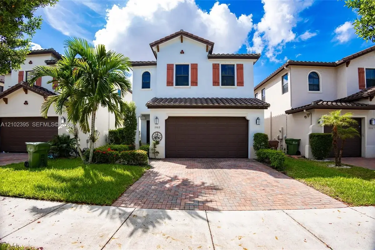 3302 W 97th Ter, Hialeah: photo 1 of 49