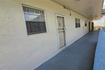 16750 NE 10th Ave #208, North Miami Beach: photo 1 of 13