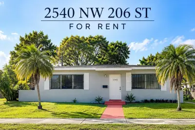 2540 NW 206th St, Miami Gardens: photo 1 of 7