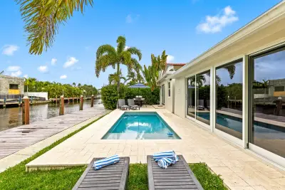 2417 NE 19th Ave, Wilton Manors: photo 1 of 31