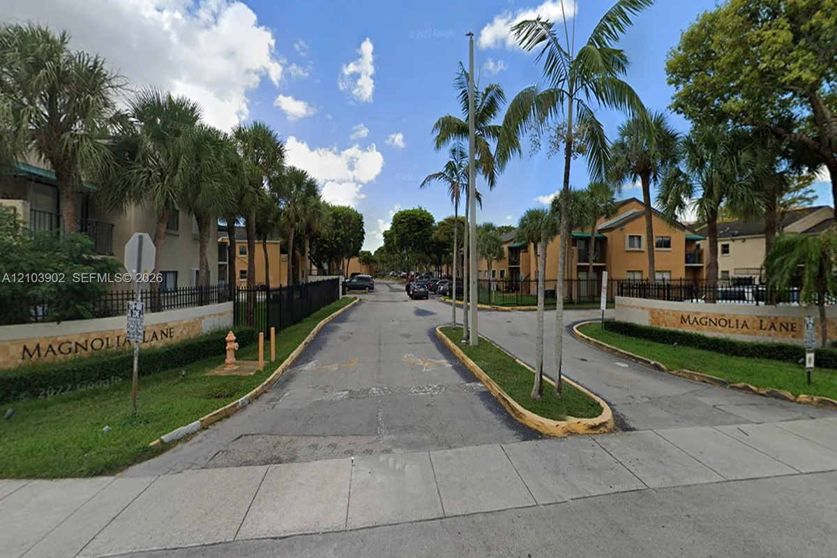 7429 SW 152nd Ave #13-106, Miami: photo 1 of 13