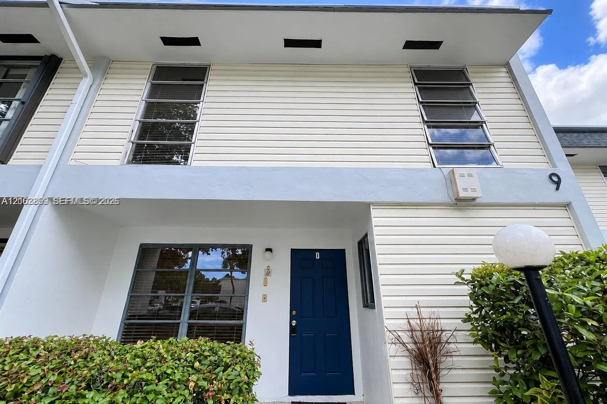 2750 N 34th Ave #9D, Hollywood: photo 1 of 13