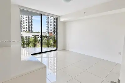 5252 NW 85th Ave #309, Doral: photo 1 of 6