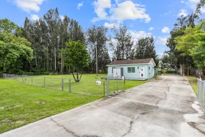 6368 Bishoff Rd, West Palm Beach: photo 1 of 13
