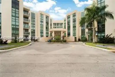 2075 SW 122nd Ave #322, Miami: photo 1 of 21