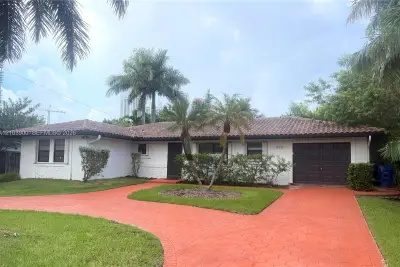 330 188th St, Sunny Isles Beach: photo 1 of 9