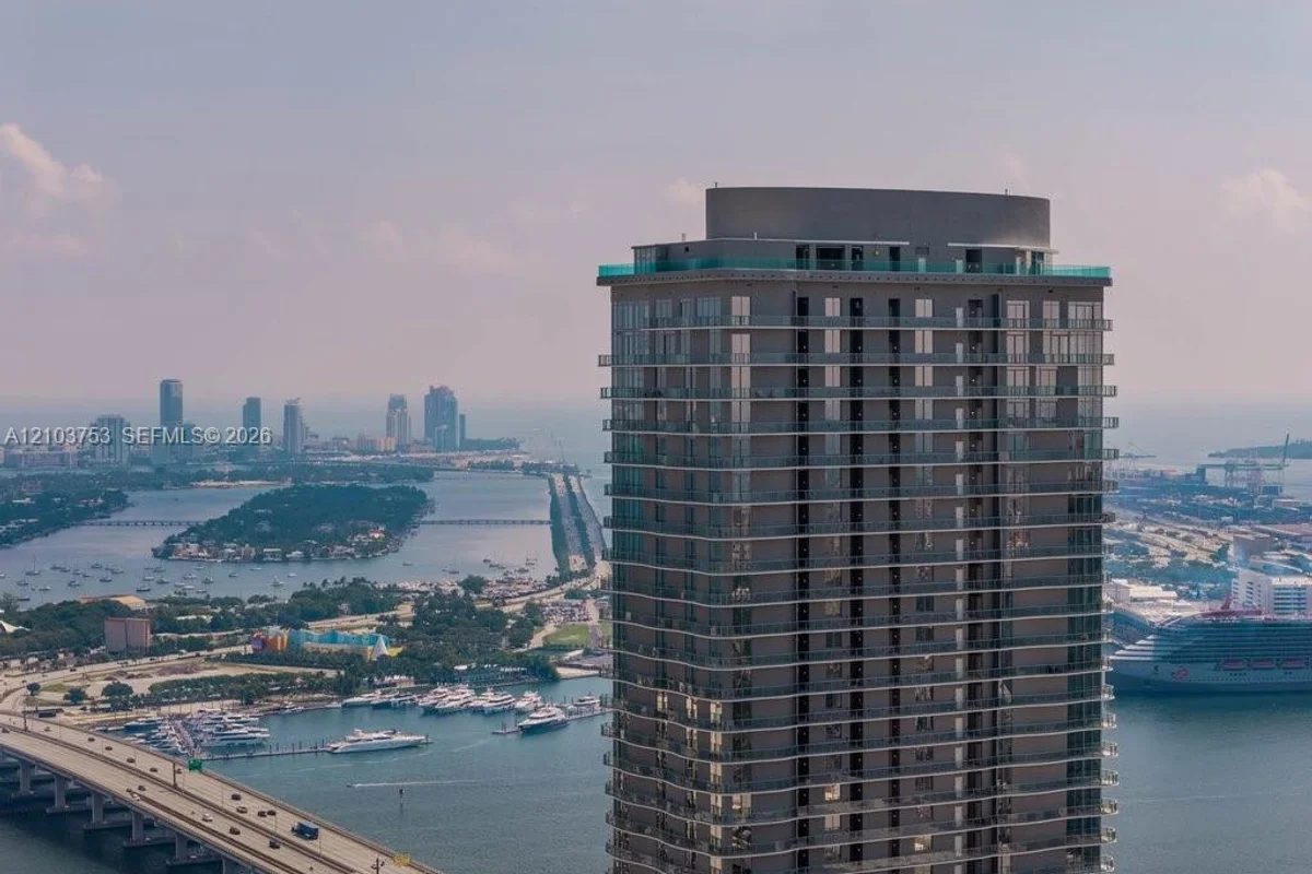 1400 Biscayne Blvd #2805, Miami: photo 1 of 11