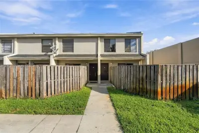 2236 NW 52nd Ave, Lauderhill: photo 1 of 15