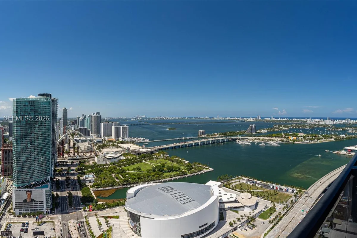 Condo in Miami: photo 1 of 26
