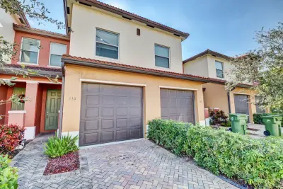 116 Harrington Ct, Palm Springs: photo 1 of 17