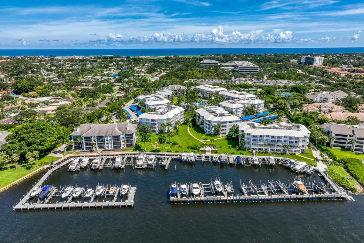 441 Bay Colony Dr N, Juno Beach: photo 1 of 28