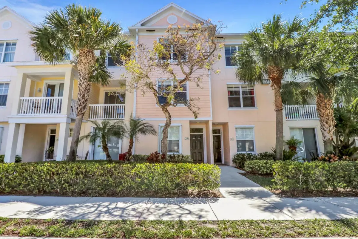 255 Murcia Dr #203, Jupiter: photo 1 of 6