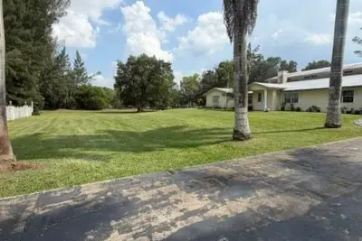 18900 SW 59th St, Southwest Ranches: photo 1 of 6