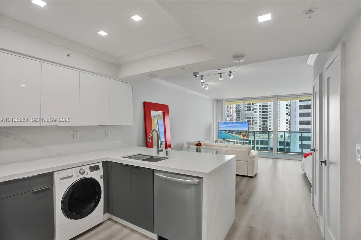 2501 S Ocean Dr #704, Hollywood: photo 1 of 58