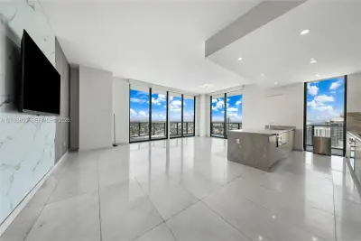1300 S Miami Ave #PH5210, Miami: photo 1 of 23