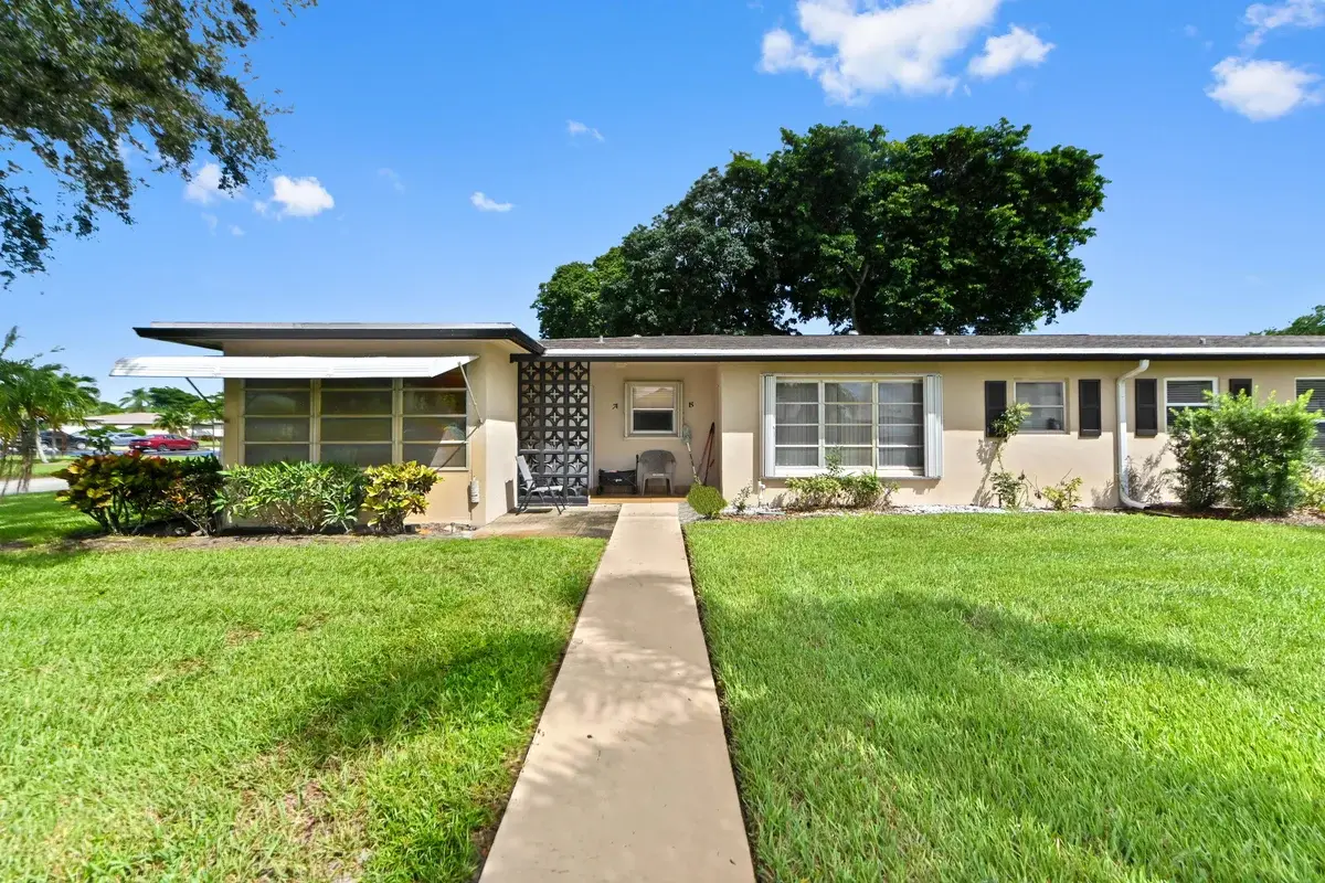 947 Circle Dr #A, Delray Beach: photo 1 of 21