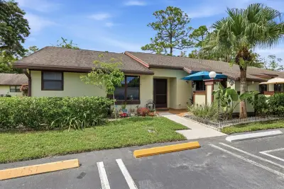 259 Deerfield Ct, Royal Palm Beach: photo 1 of 28