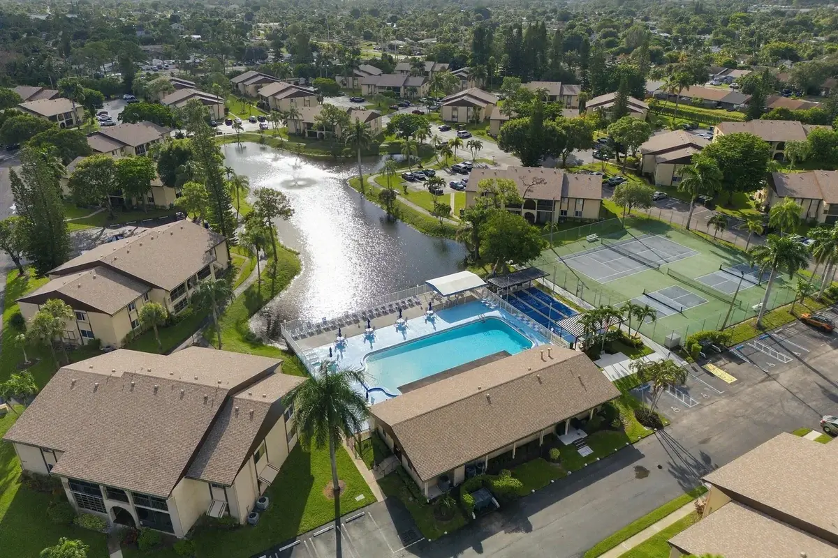 313 Pine Ridge Cir #C-2, Greenacres: photo 1 of 35