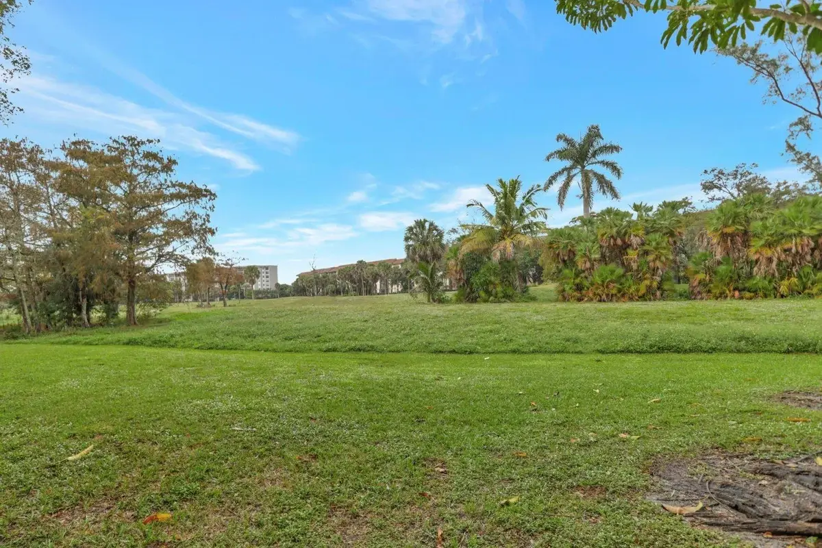 4168 Inverrary Dr #102, Lauderhill: photo 1 of 8