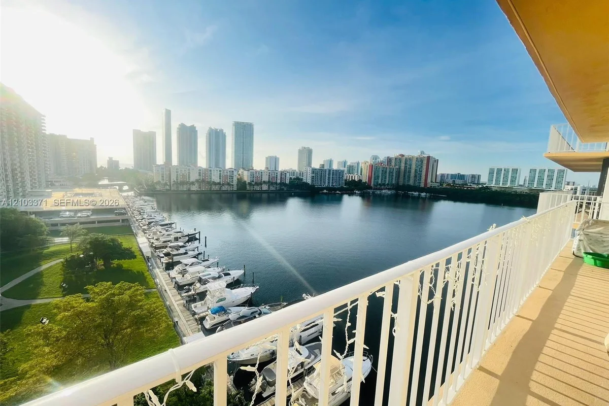 290 174th St #1118, Sunny Isles Beach: photo 1 of 34