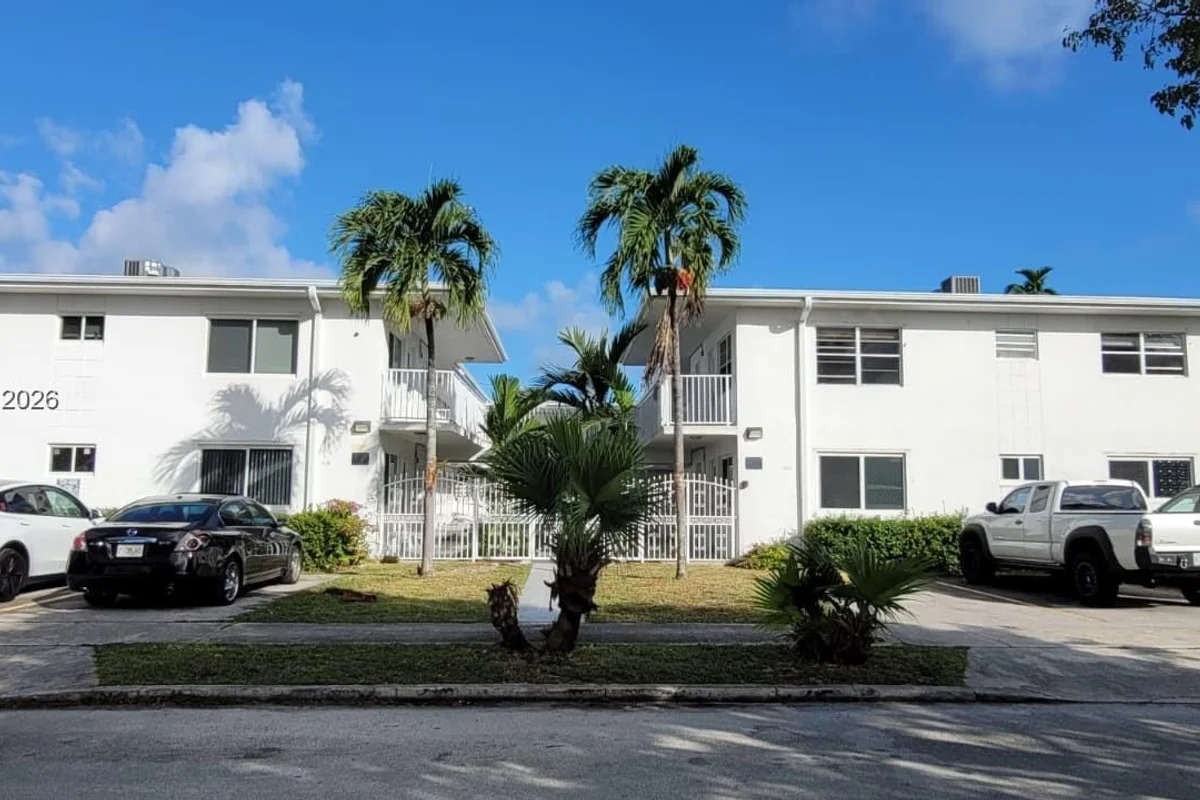 1719 Wiley St #2, Hollywood: photo 1 of 41