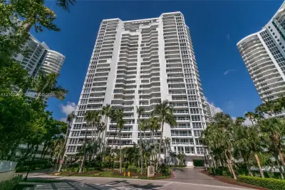21150 NE 38th Ave #2202, Aventura: photo 1 of 1