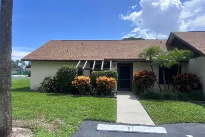 81 Via De Casas Norte, Boynton Beach: photo 1 of 19