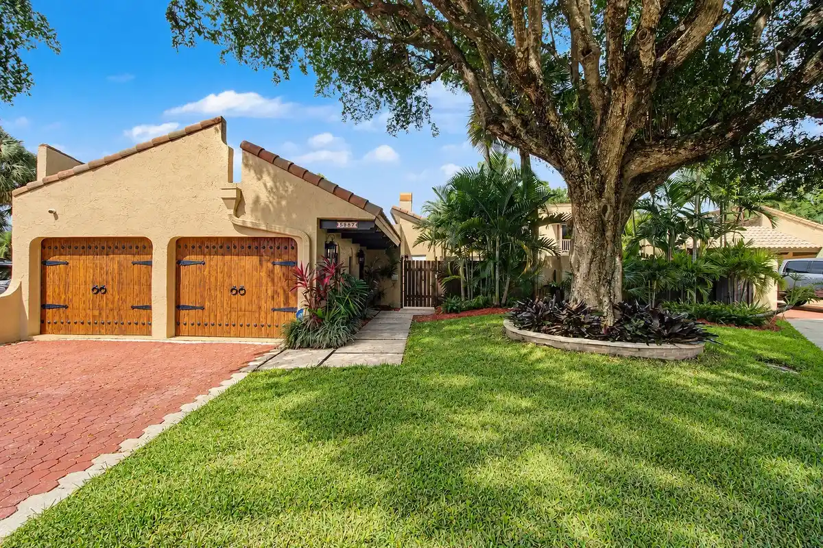 5987 Patio Dr, Boca Raton: photo 1 of 47