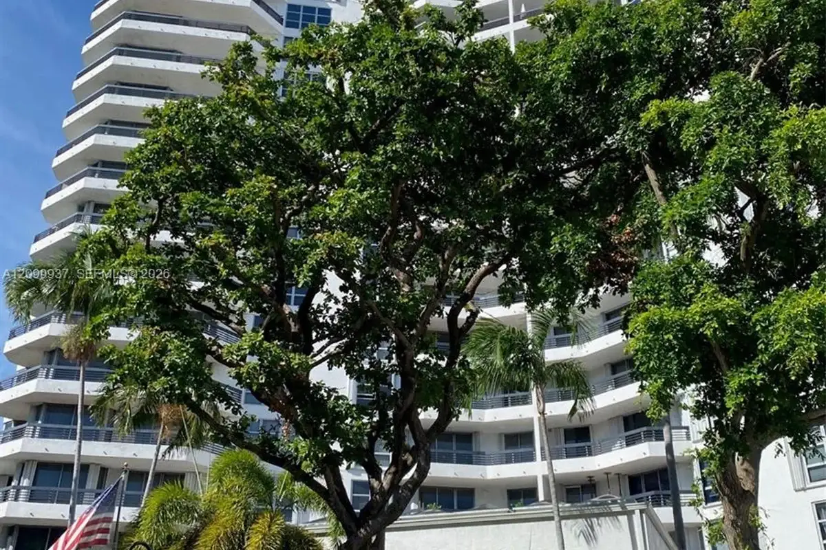 3400 NE 192nd St #1711, Aventura: photo 1 of 5