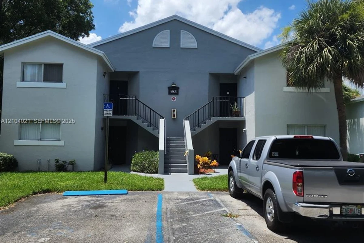 983 Lake Terry Dr #C, West Palm Beach: photo 1 of 11