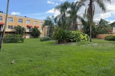 18111 NW 68th Ave #F210, Hialeah: photo 1 of 23