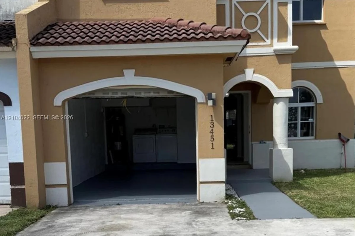 13451 SW 263rd Ter, Homestead: photo 1 of 2