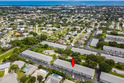 8 Garden St #205R, Tequesta: photo 1 of 25