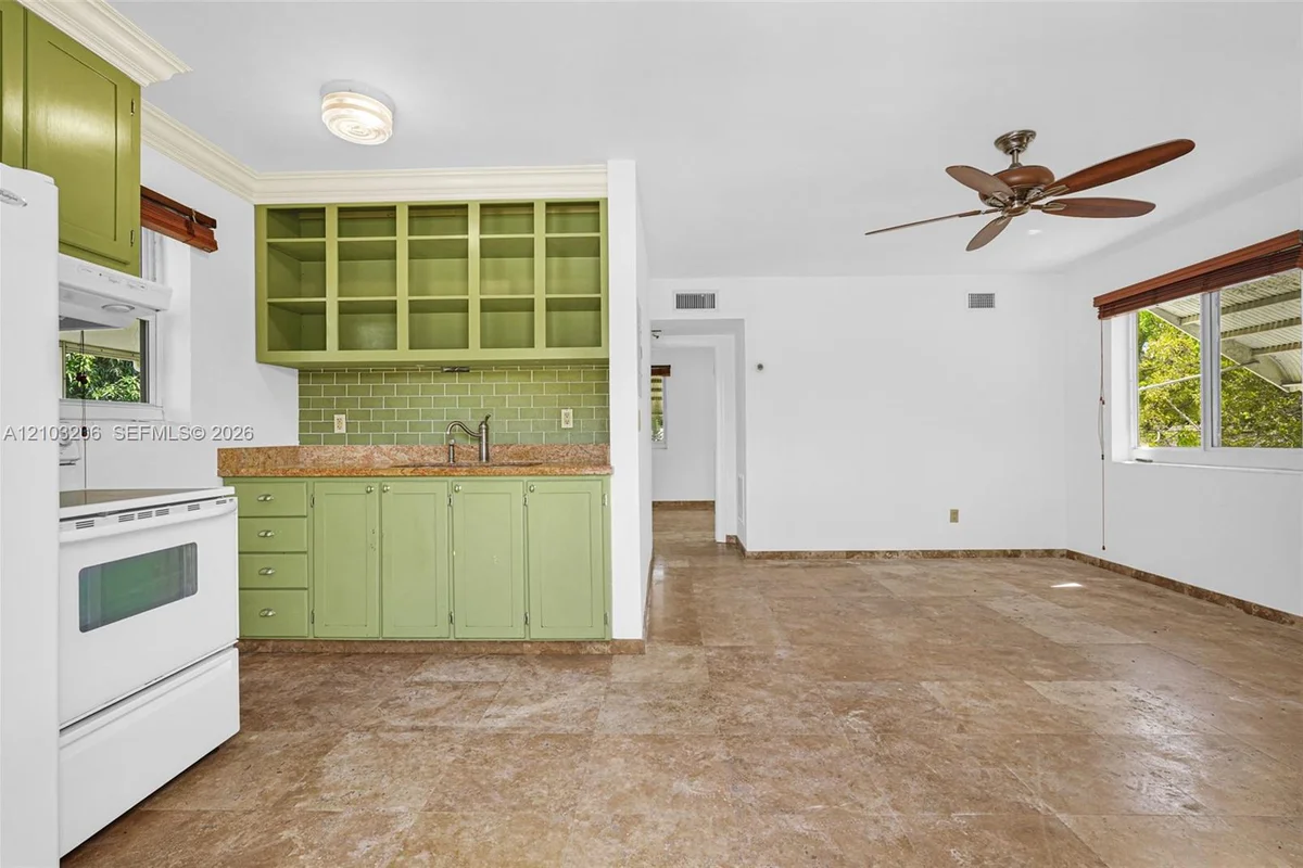 181 NW 41st St #2, Miami: photo 1 of 40