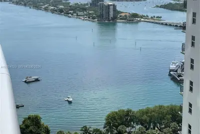 488 NE 18th St #2204, Miami: photo 1 of 29