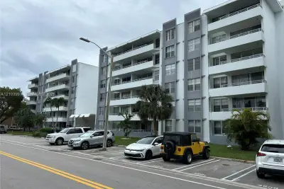 1080 94th St #501, Bay Harbor Islands: photo 1 of 15