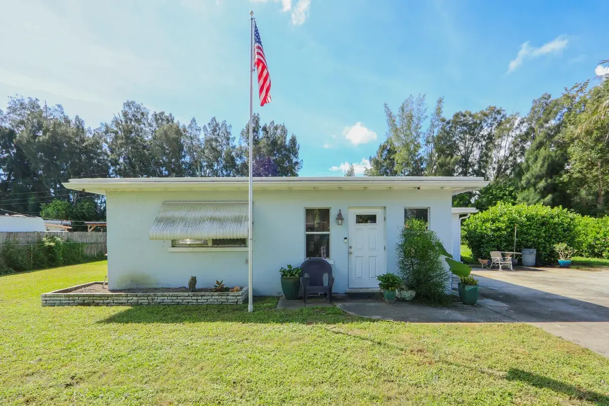 2708 Cherokee Ct, West Palm Beach: photo 1 of 17
