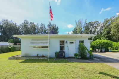 2708 Cherokee Ct, West Palm Beach: photo 1 of 17