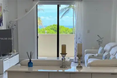 1623 Collins Ave #220, Miami Beach: photo 1 of 20
