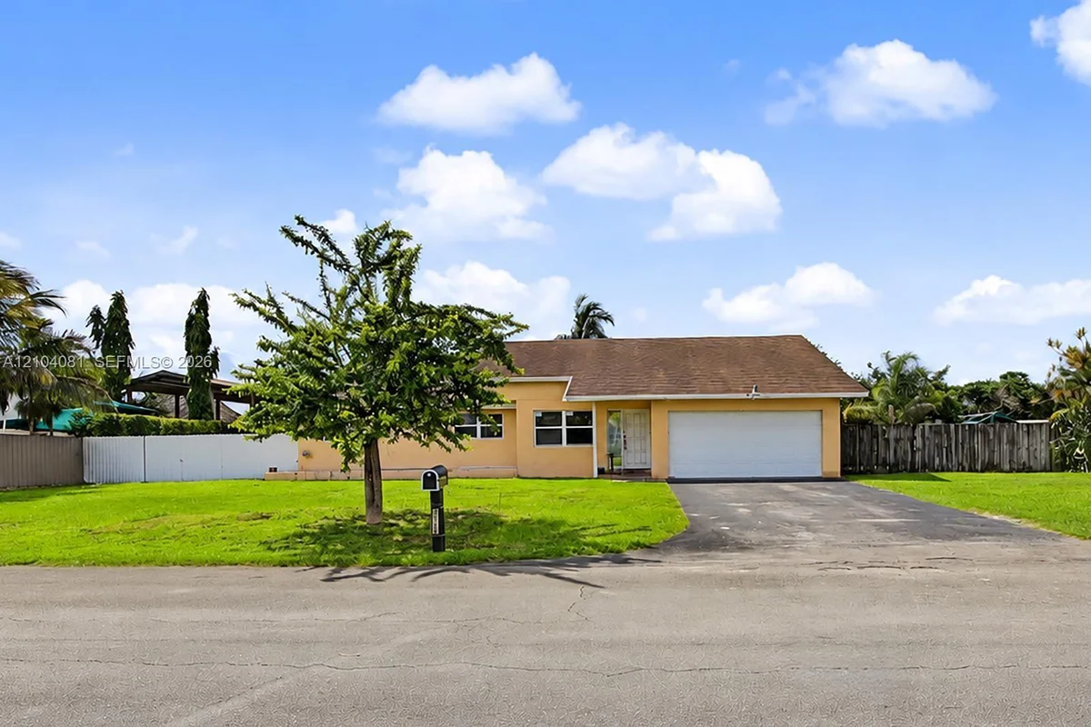 28702 SW 163rd Ct, Homestead: photo 1 of 19