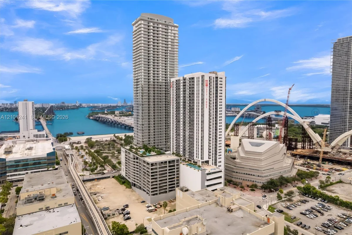1400 Biscayne #1901, Miami: photo 1 of 54