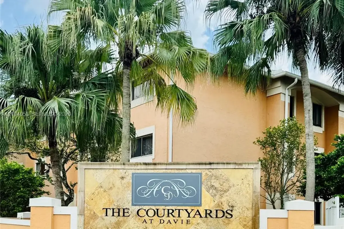 6900 SW 39th St #212K, Davie: photo 1 of 21