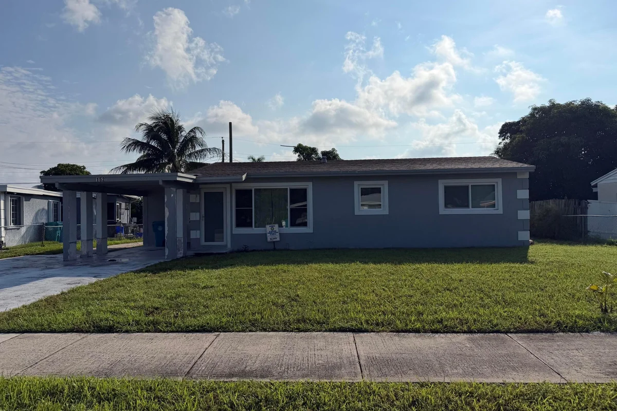 1526 NE 1st Ct, Boynton Beach: photo 1 of 17