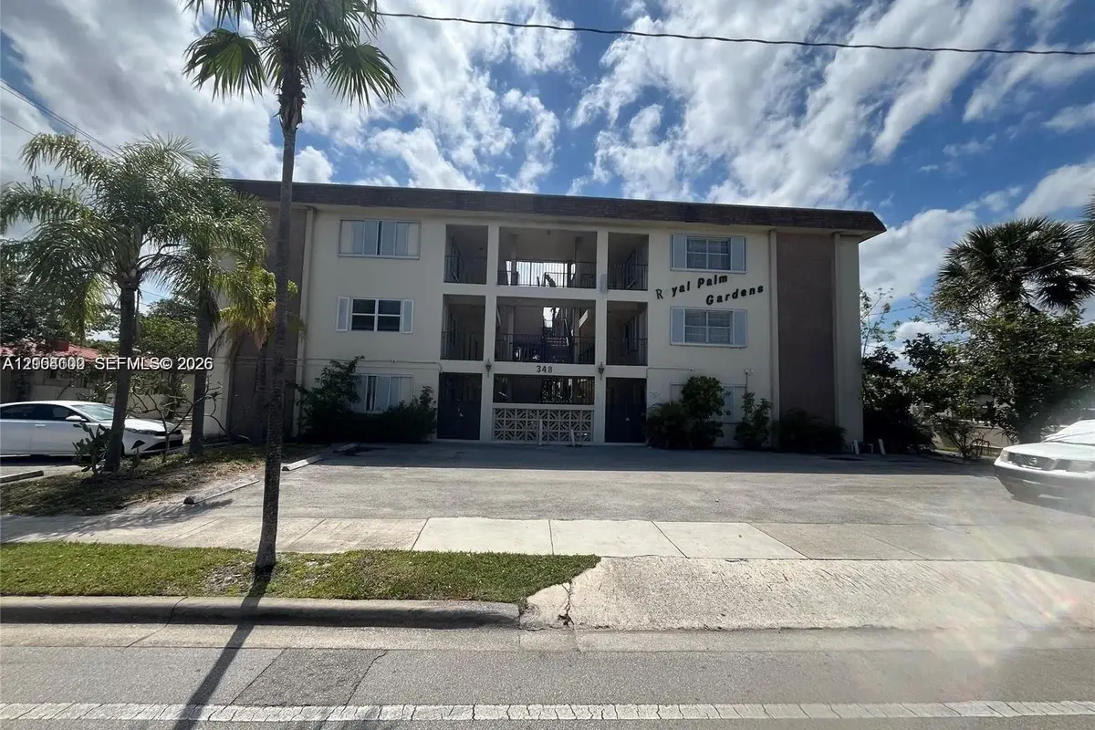 348 S Federal Hwy #24, Dania Beach: photo 1 of 14