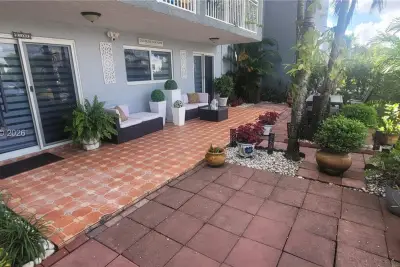 9371 Fontainebleau Blvd #I108, Miami: photo 1 of 21