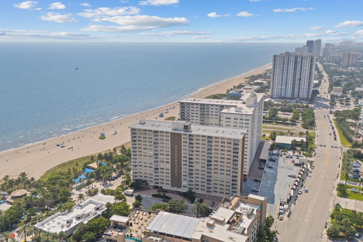 133 N Pompano Beach Blvd #PH-11, Pompano Beach: photo 1 of 43
