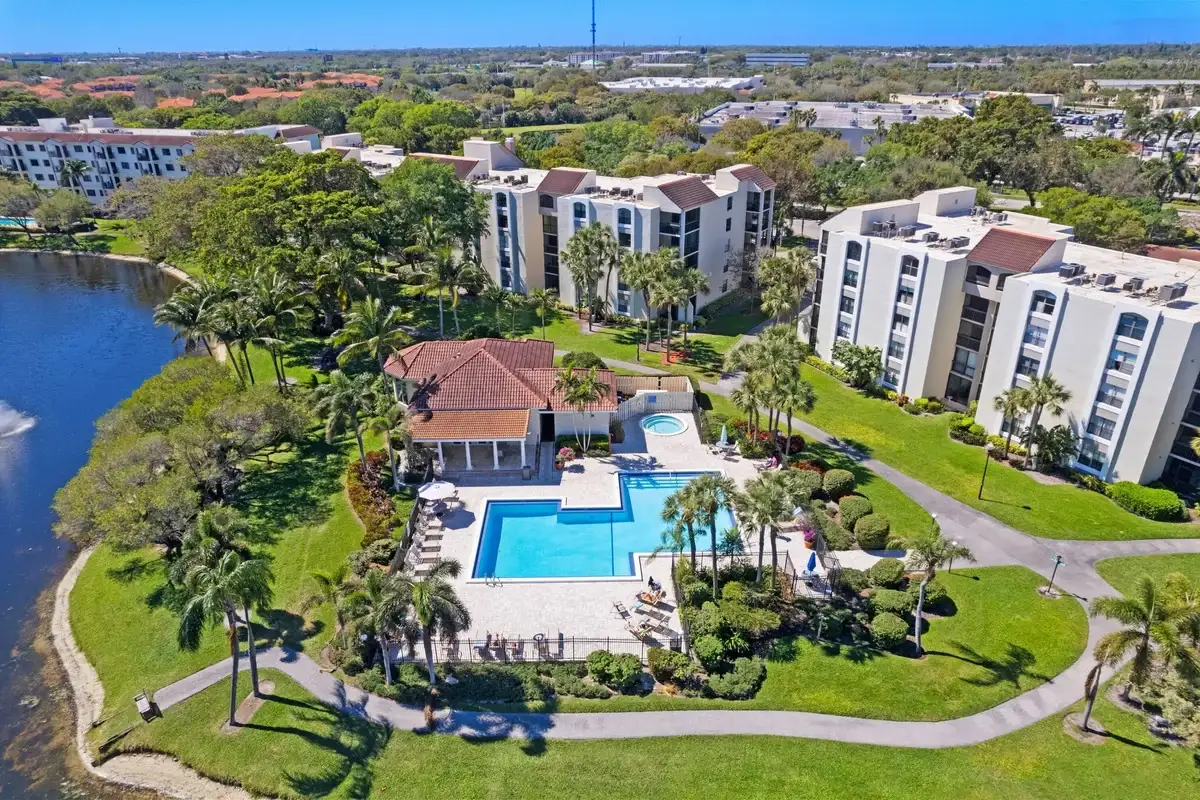 820 Lavers Cir #G211, Delray Beach: photo 1 of 12